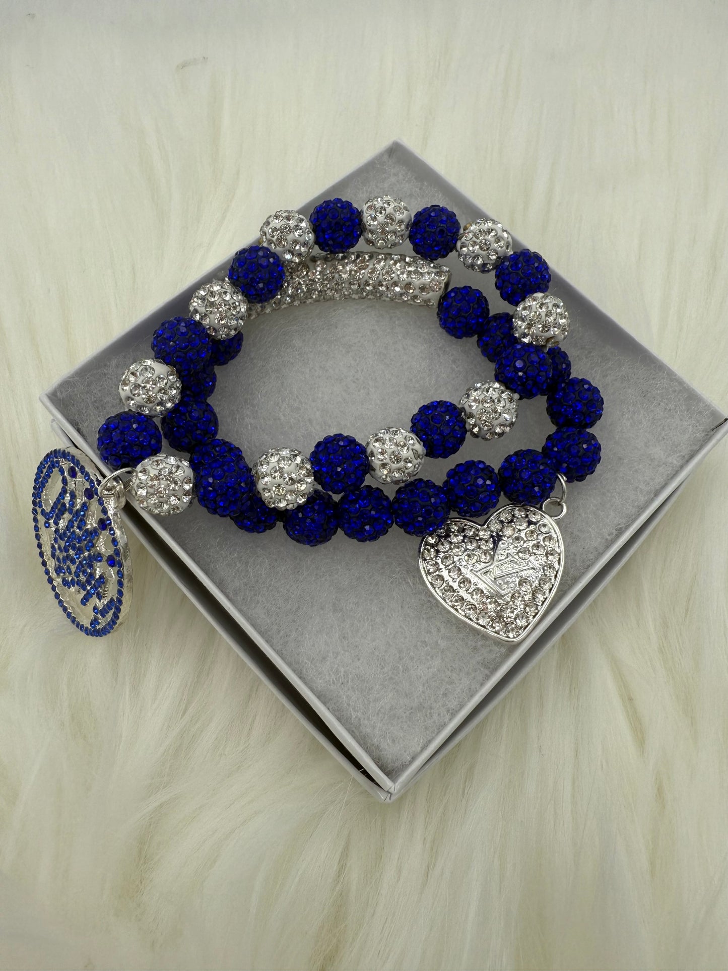Queen blue bracelet set